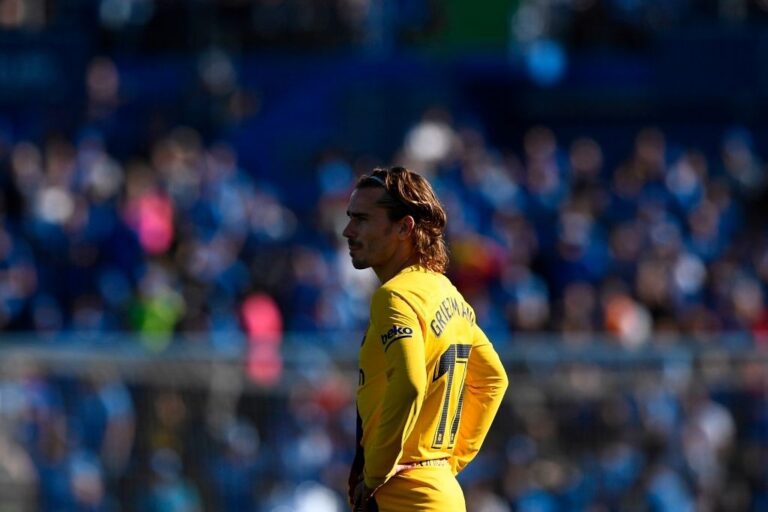 OSCAR DEL POZO/AFP via Getty Images)