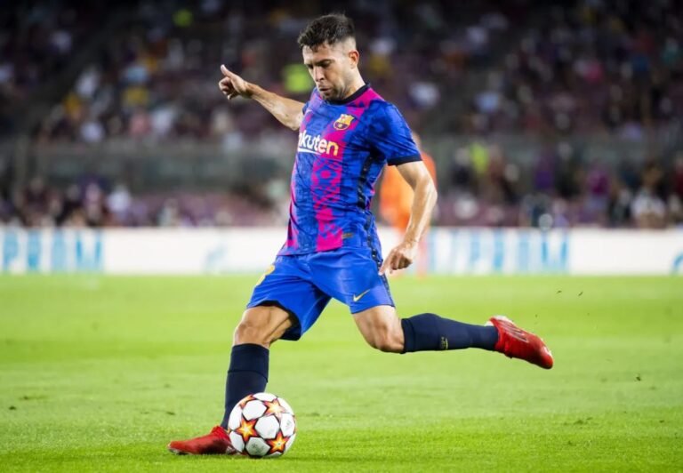 Nach riskantem Bayern-Einsatz: Jordi Alba erleidet Oberschenkelverletzung