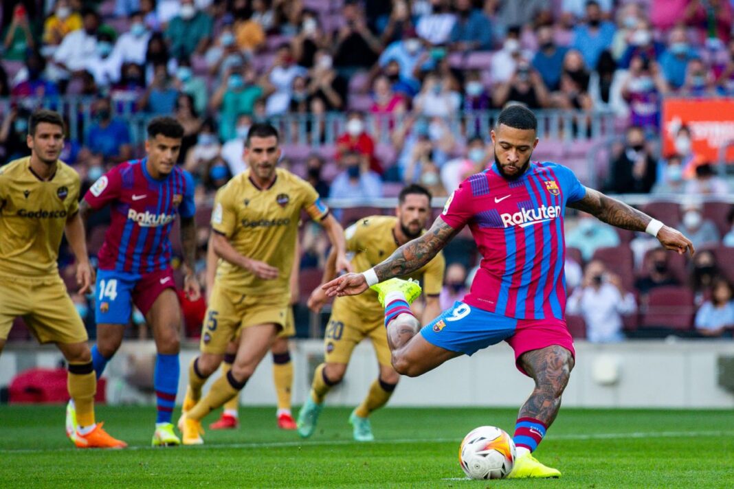 Memphis Depay erzielte das 1:0 für Barça gegen Levante.