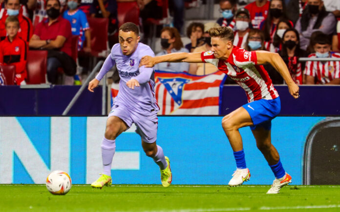 Sergiño Dest bei Barças Niederlage gegen Atlético Madrid. Sergiño Dest bei Barças Niederlage gegen Atlético Madrid.