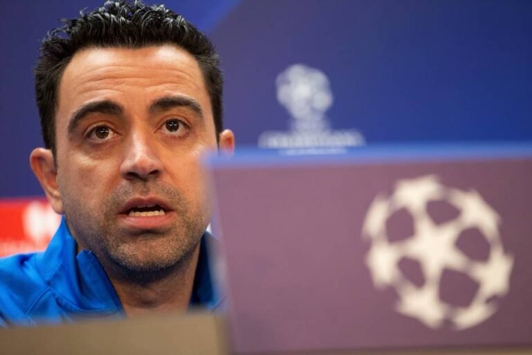 Xavi auf der Pressekonferenz