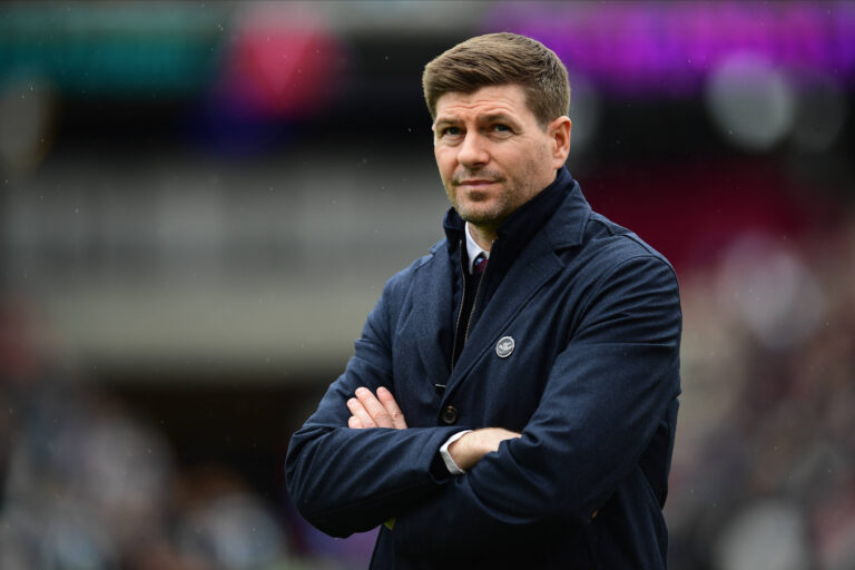 Steven Gerrard lobt Xavi-Verpflichtung: “Ein Geniestreich des FC Barcelona”