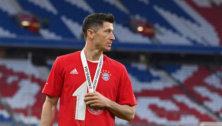 Robert Lewandowski FC Bayern FC Barcelona