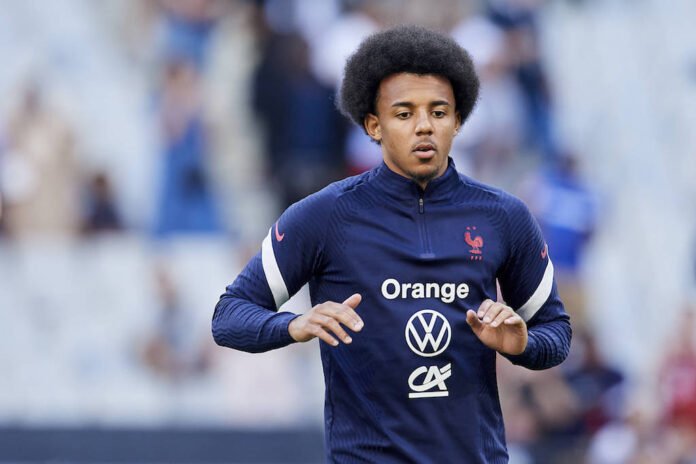 FC Barcelona Jules Koundé FC Sevilla FC Chelsea FC Barcelona Jules Koundé FC Sevilla FC Chelsea