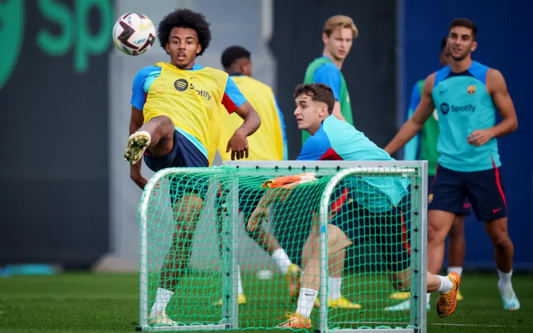 Jules Kounde Training FC Barcelona