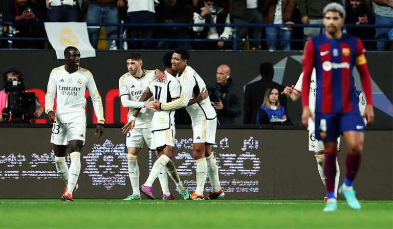 Real Madrid CF v FC Barcelona - Supercopa