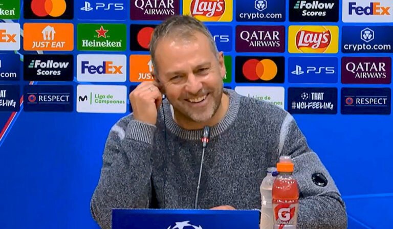 Flick lacht über Reporter und spricht schon vom BVB