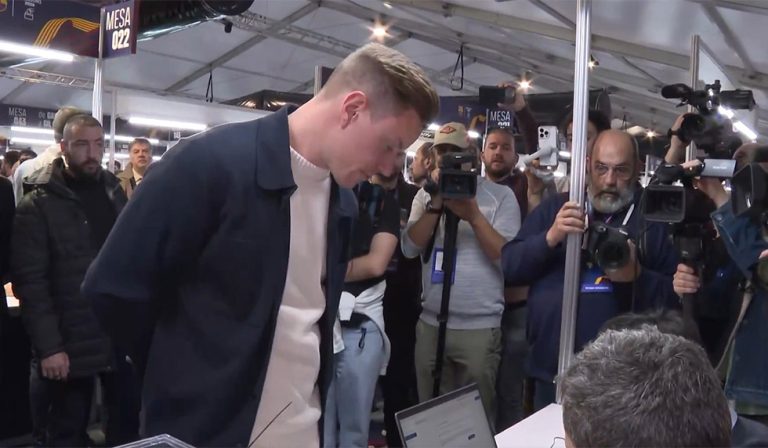 Unangenehme Szene: Ter Stegen kommt, darf aber nicht wählen
