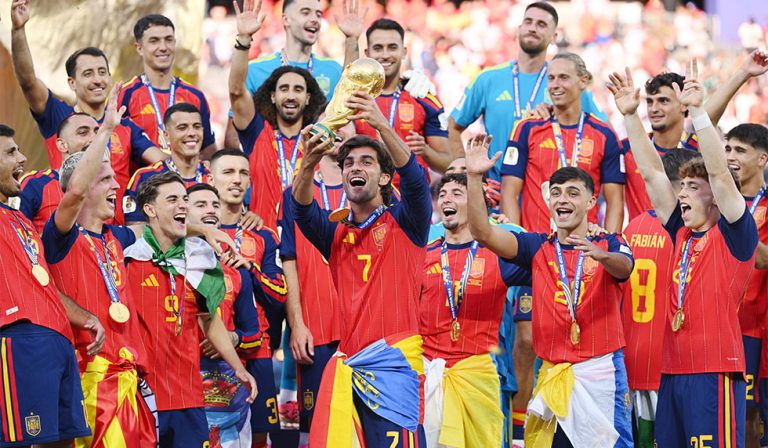 Torres schockt Messi! Acht Barça-Stars sind Weltmeister