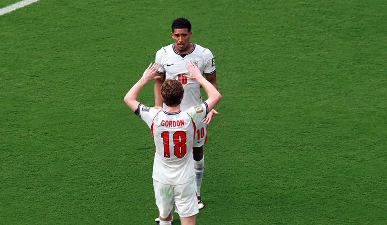 WM-Blog | Die Barça-Stars in Nordamerika: Gordon holt sich gegen Koundé Bronze